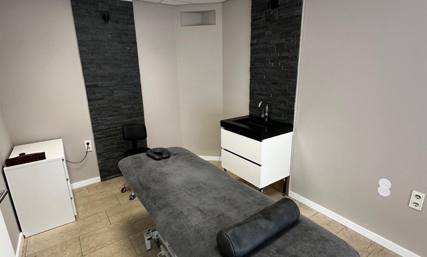 Image 4: Massage & lichaamsbehandeling naar keuze voor 1 of 2 (tot 51% korting)