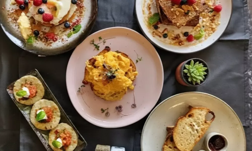 Sizzling Sri Lankan Platters, Island Cocktails & Lively Vibes