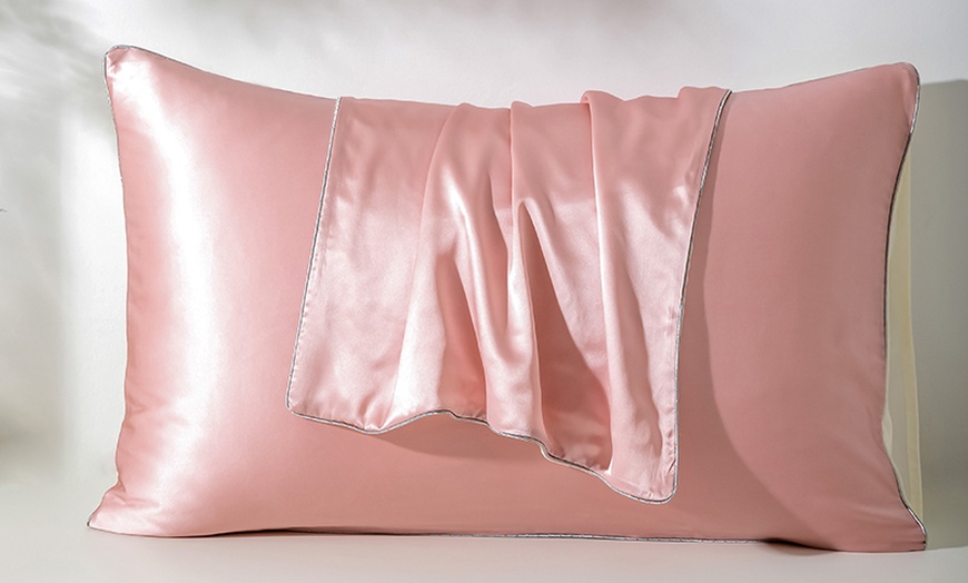 Image 22: 21 Momme Pure Silk Hotel Grade Pillowcase Pair