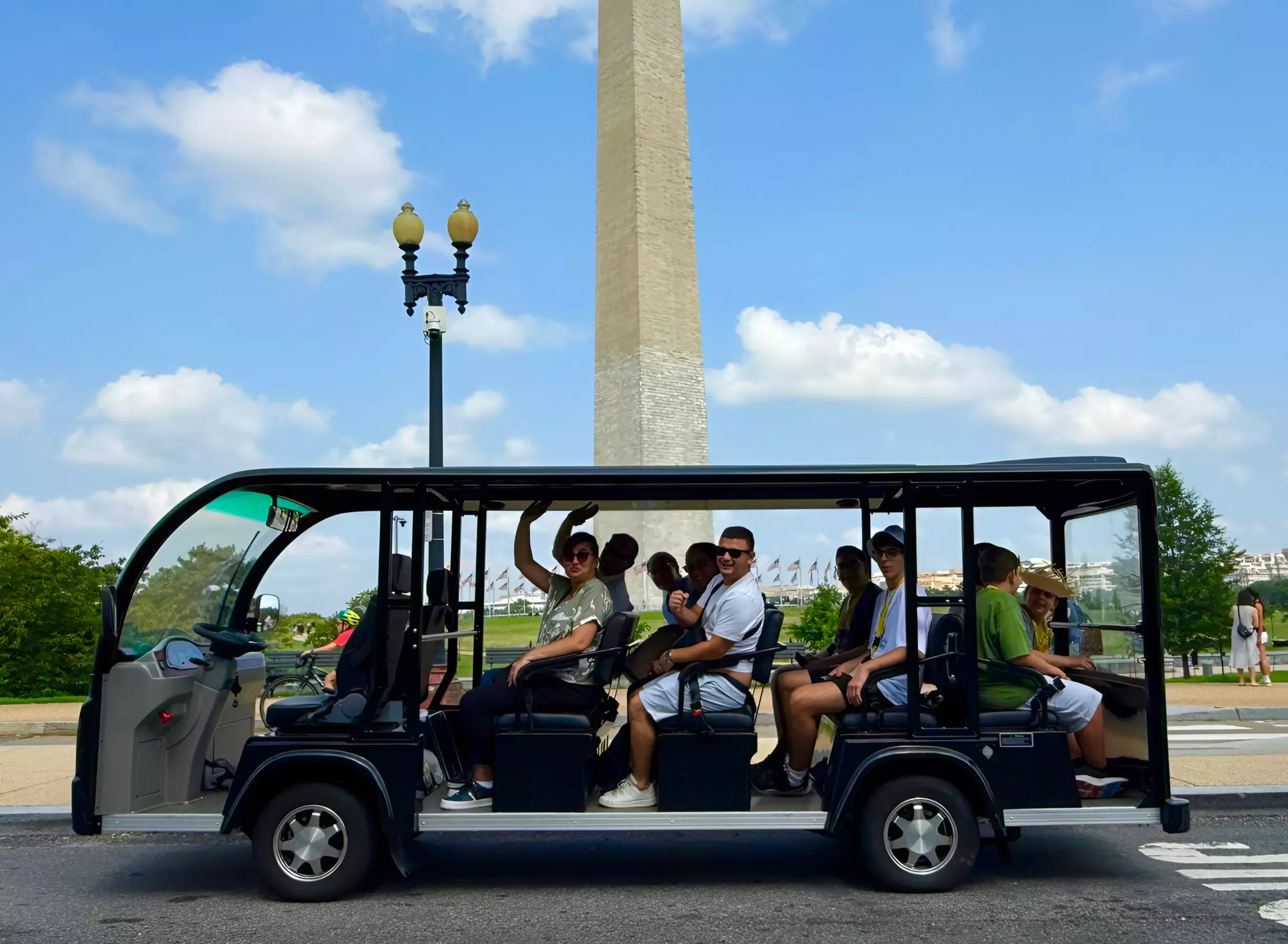 Luxurious, Semi-Private Washington DC Guided Tour by E-Cart or Minibus