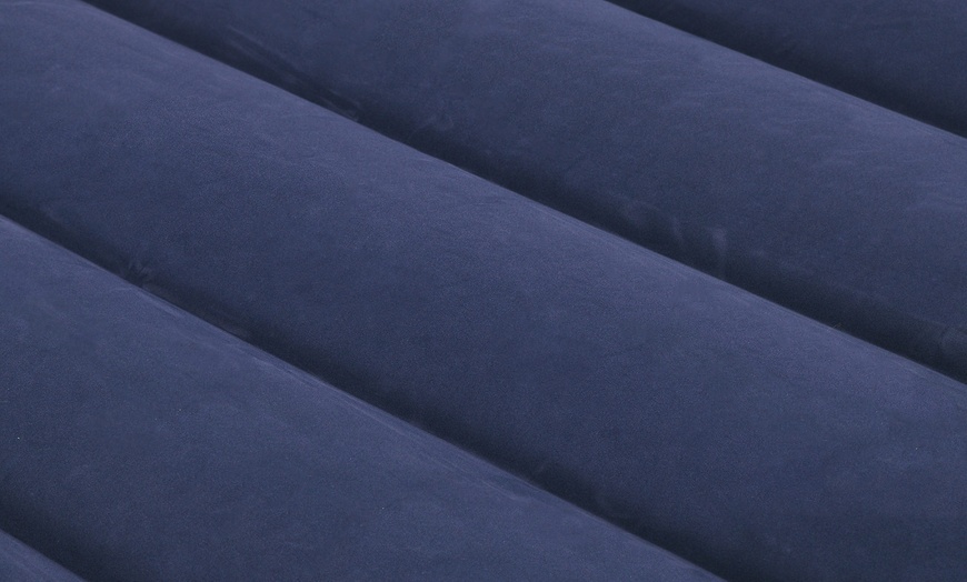 Image 3: Outsunny Inflatable Air Bed in Various Size and Features