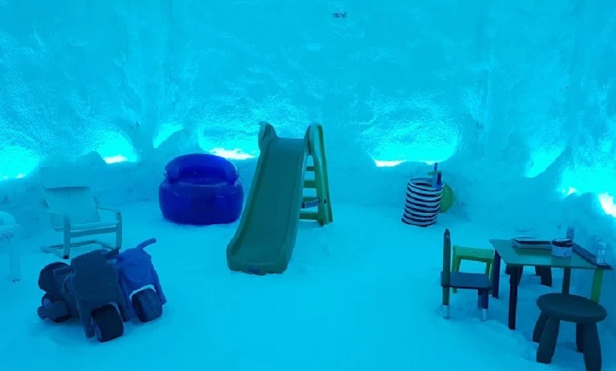 Image 6: 1 o 3 sesiones de haloterapia en cueva de sal para niños o adultos