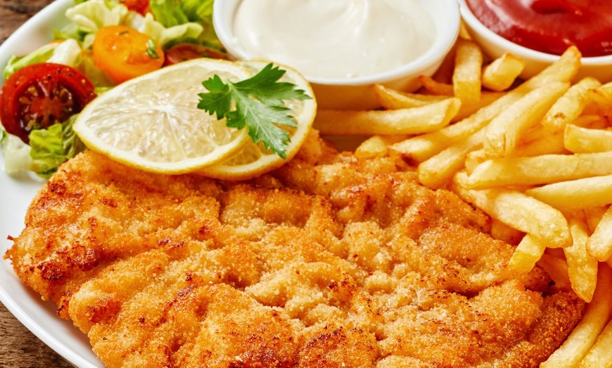 Image 2: Putenschnitzel inkl. Pommes, Beilagensalat & Softgetränk für 1-4 Pers.