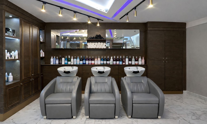 Image 9: Wash, Cut & Blow Dry w/w/o Full Head Colour