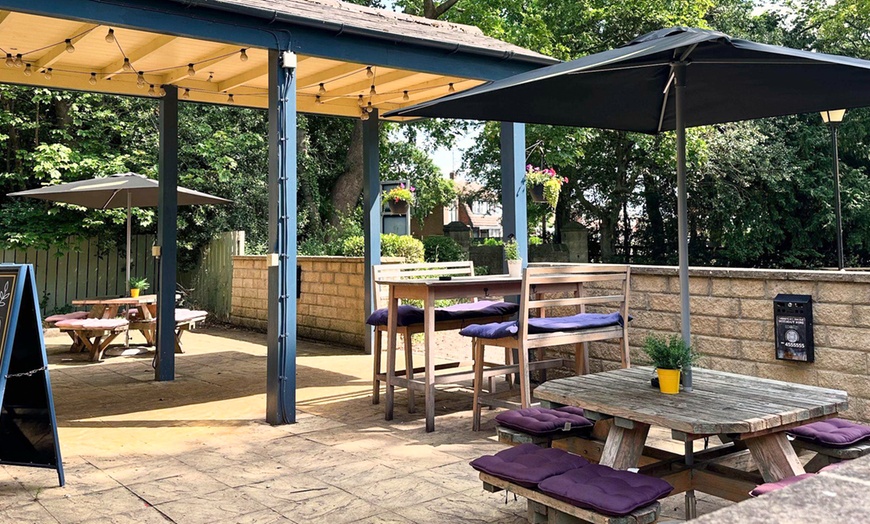 Image 10: £30 or £50 to Spend on Pub Food