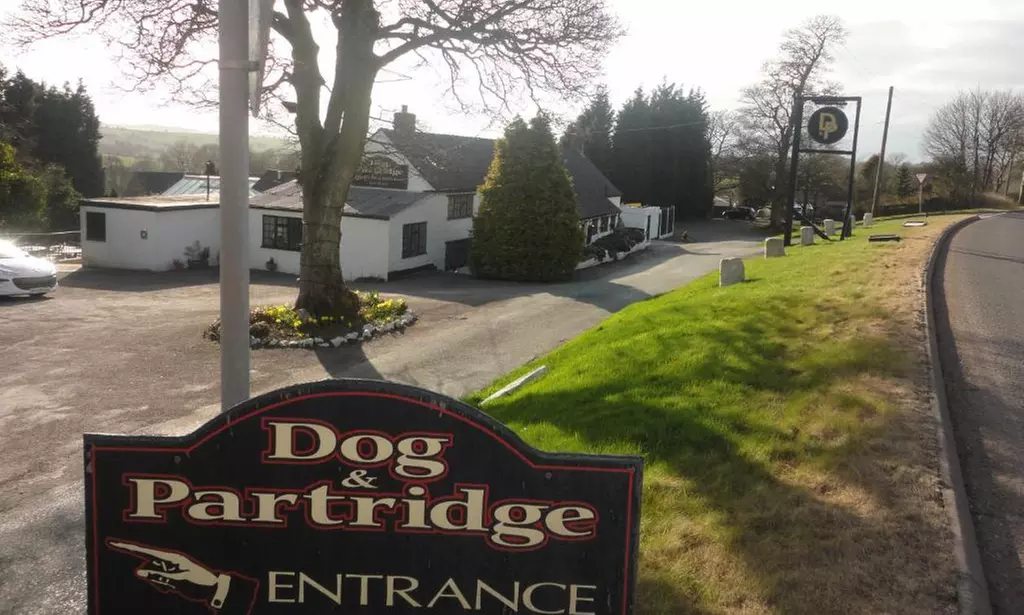 Swinscoe: 2-Night Stay with Breakfast and Optional Dinner