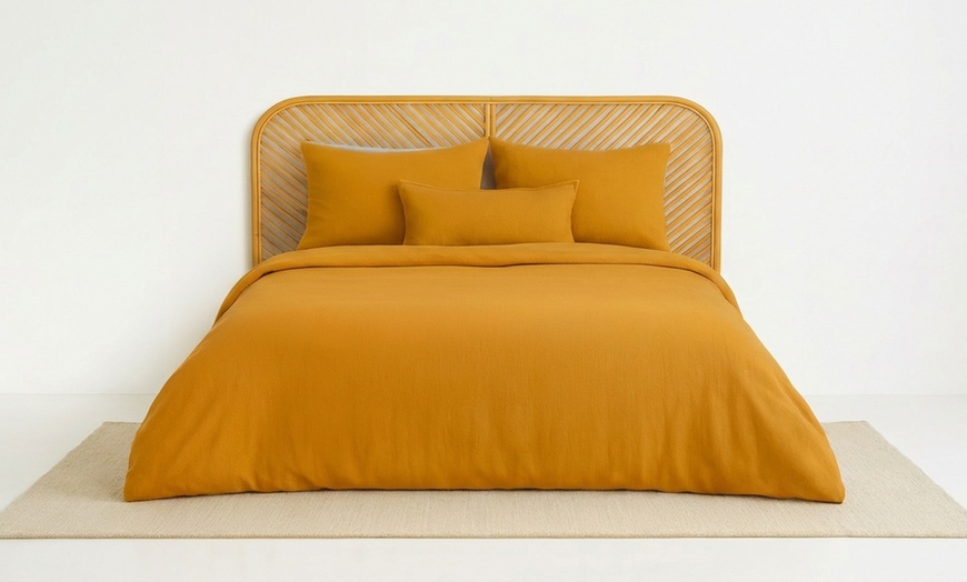 Image 8: 100% Cotton Gauze Reversible Bedding Set