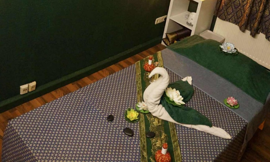 Image 7: Traditionelle Thai-, klassische Thai-Öl- oder Rücken-Nacken-Massage 