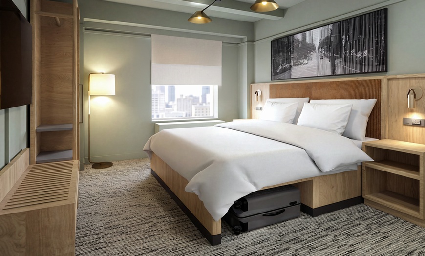Image 2: Hotel in the Heart of Manhattan with Broadway-Inspired Rooms 
