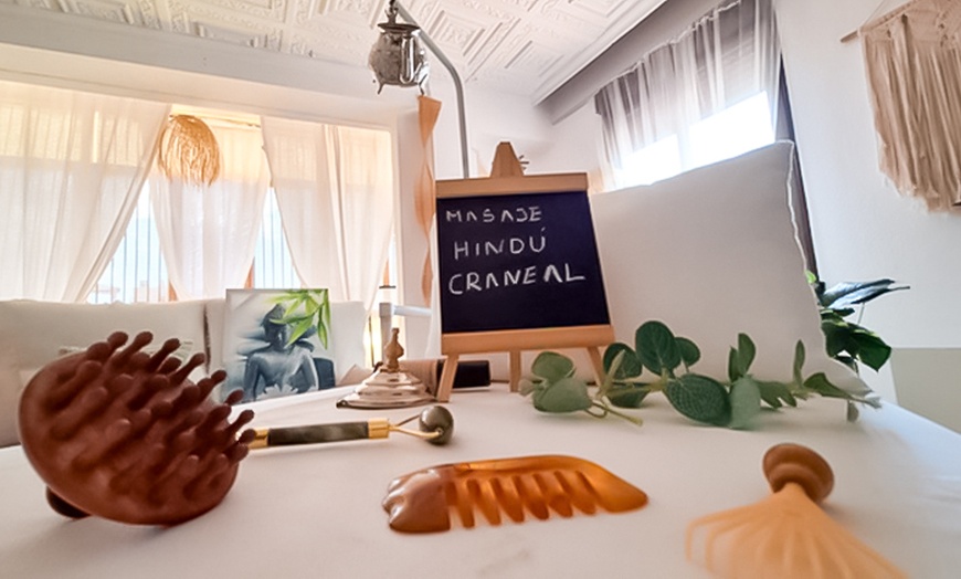 Image 4: Ritual en pareja con masaje, aceites esenciales, cava y macedonia 