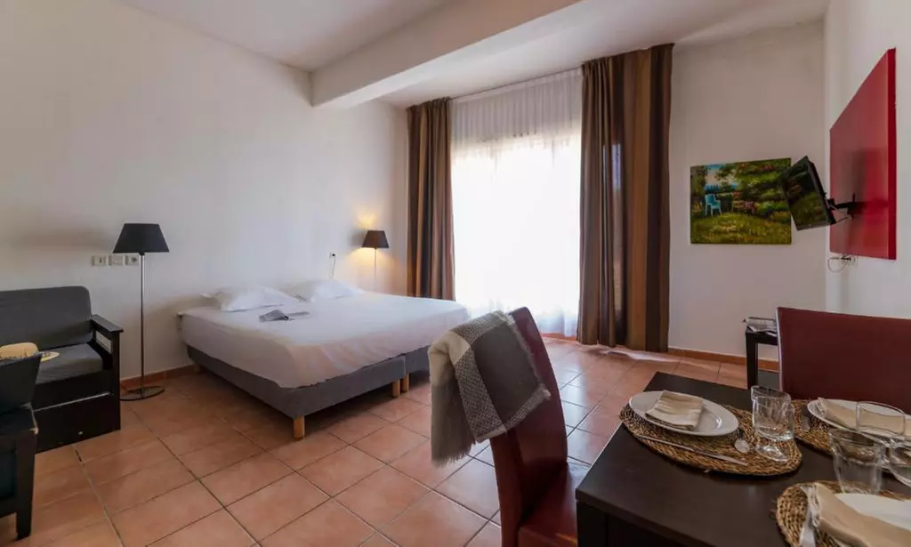 Carcassonne : studio ou appartement avec PDJ et balcon en option