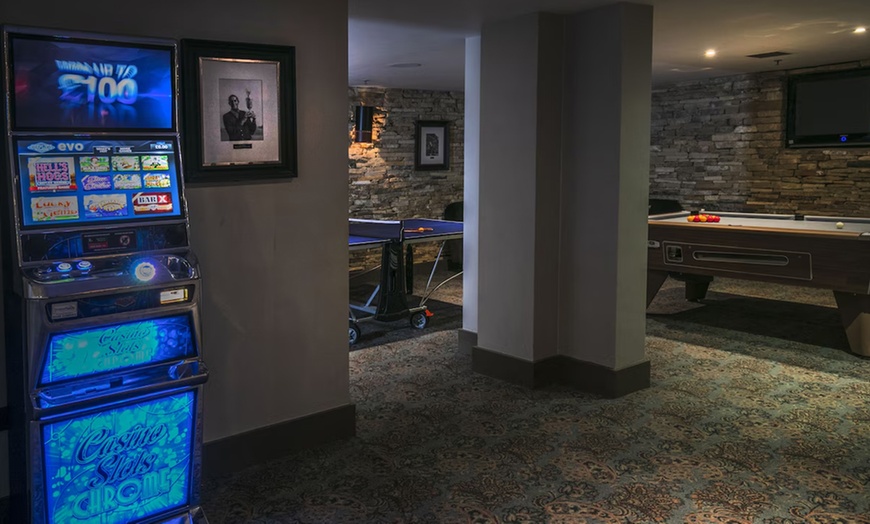 Image 15: Northumberland: 1 Night Stay w/Breakfast, Dining Credit, and Late C/O