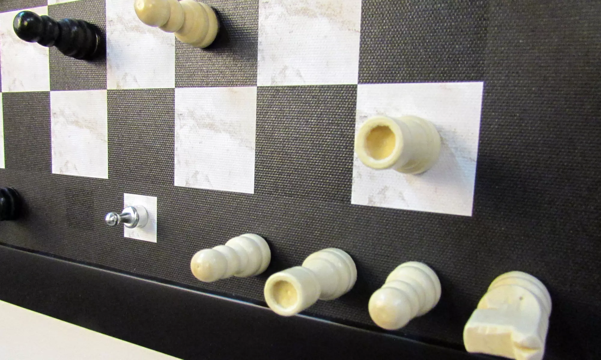 Magnetic Wall Chess Set - Second Medium