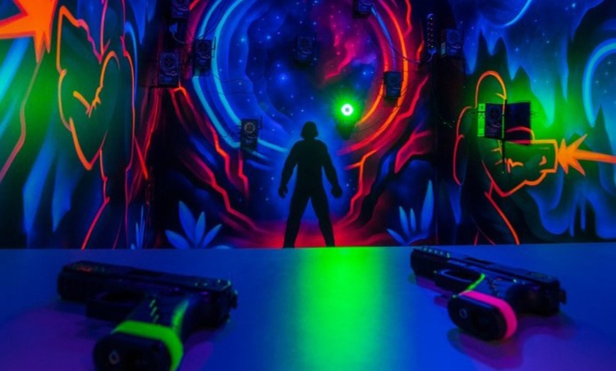 Image 2: Entrada optima o premium en Cosmozone 