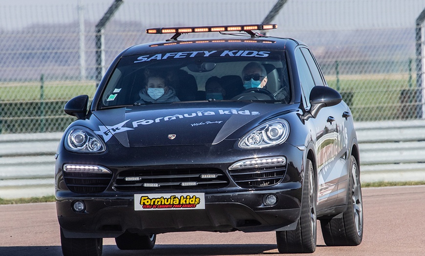 Image 3: Au volant d'une voiture de sport dès 6 ans : stage avec Formula Kids