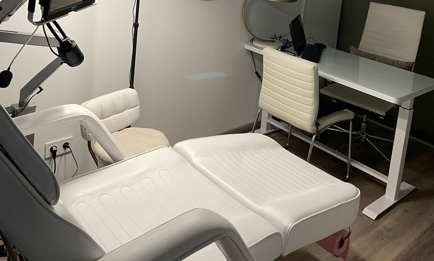 Image 4:  Lifting y tinte de pestañas con opción a depilación y diseño de cejas