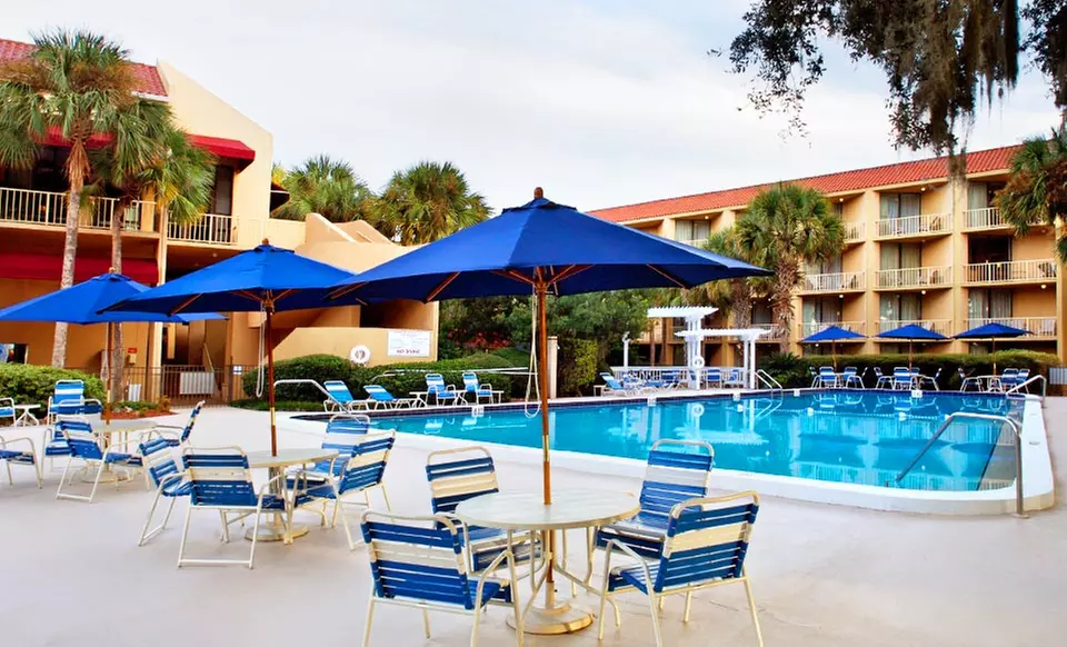Stay at Paramount Plaza Hotel & Suites in Gainesville, FL. Dates into April. - Primary Image