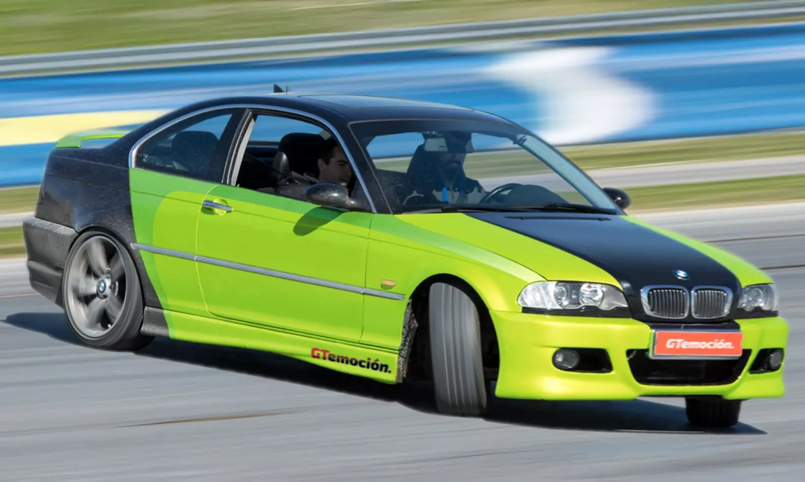 3, 5 o 7 vueltas conduciendo un BMW Serie 3 Kit M de 200 cv en circuito drift deslizante RACC de Barcelona (Montmeló) - Second Medium