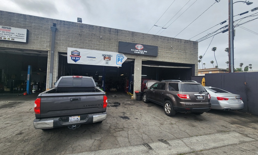 Image 3: Discover Conventional, Synthetic Blend, Full Synthetic Oil Change