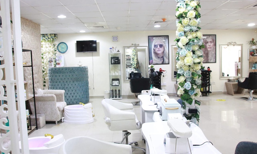 Image 4: All Eyes on You: Lash & Brow Magic: Lamination, Lift / Mink Extensions