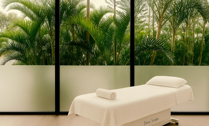 Image 2: Luxurious Body Renewal: Brush, Collagen Wrap & LED for Silky Skin