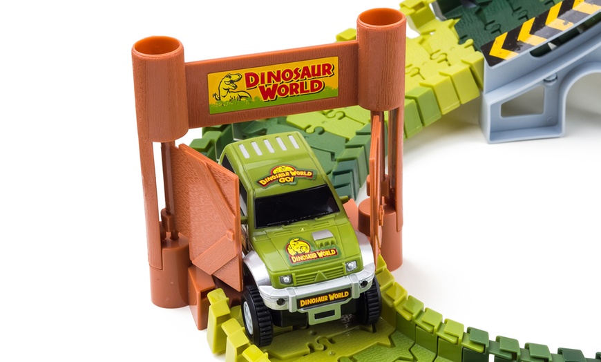 Image 6: Dinosaur World Track Set