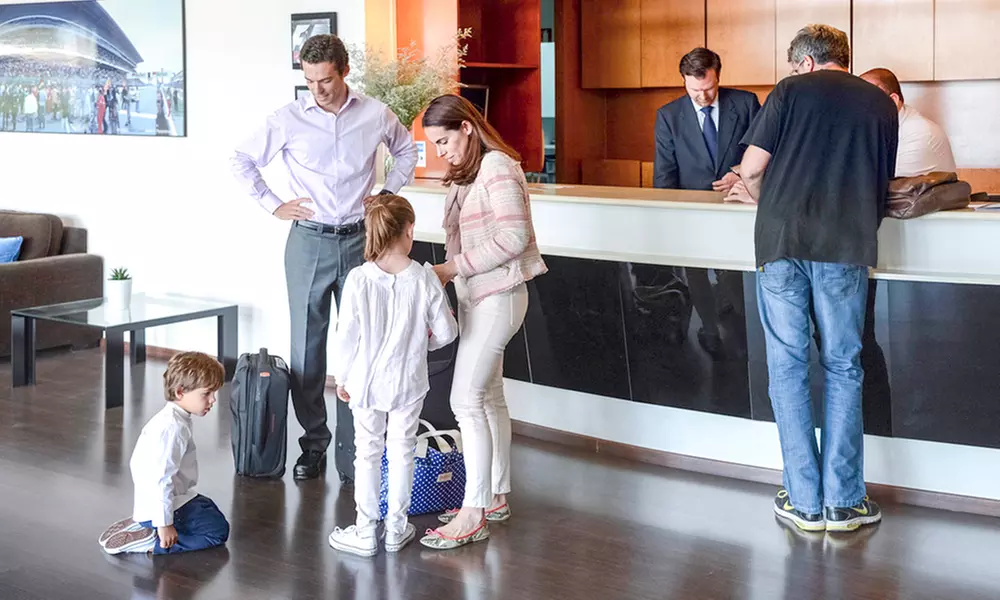 Winchester: 4* Classic Double Room with Breakfast and Late Check-out