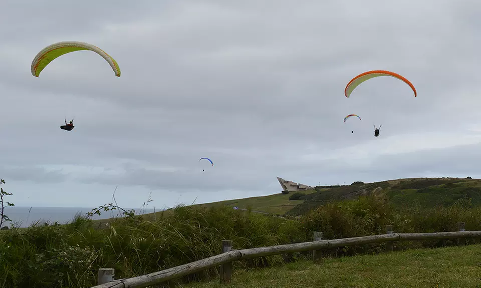 Vuelo en parapente biplaza con vídeo HD para una o dos personas desde 34,90 € - Second Medium