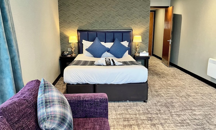 Image 11: Loch Lomond: 4* Stay with Full Scottish Breakfast and Optional Dinner