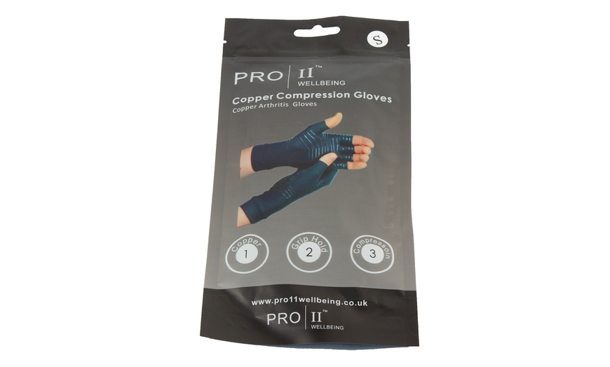 Image 4: Copper-Infused Compression Gloves