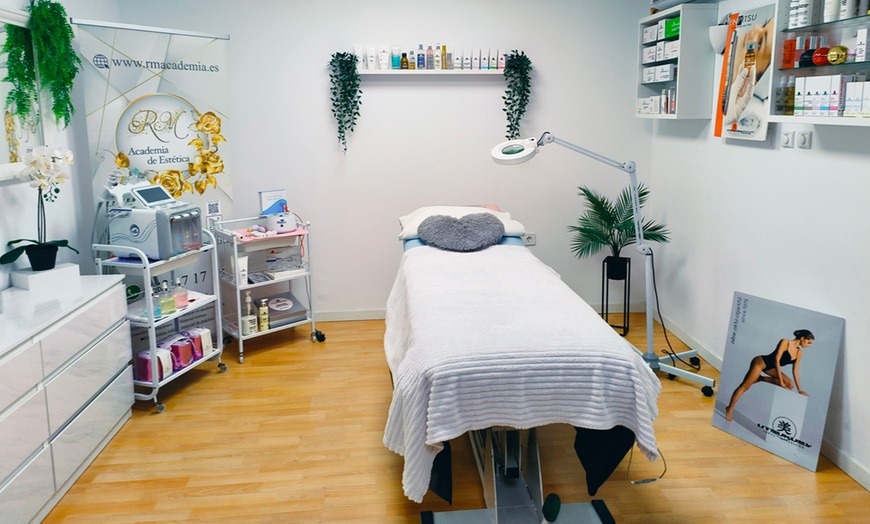 Image 3: Eliminación de tatuajes micropigmentación  en 1 o 2 sesiones 