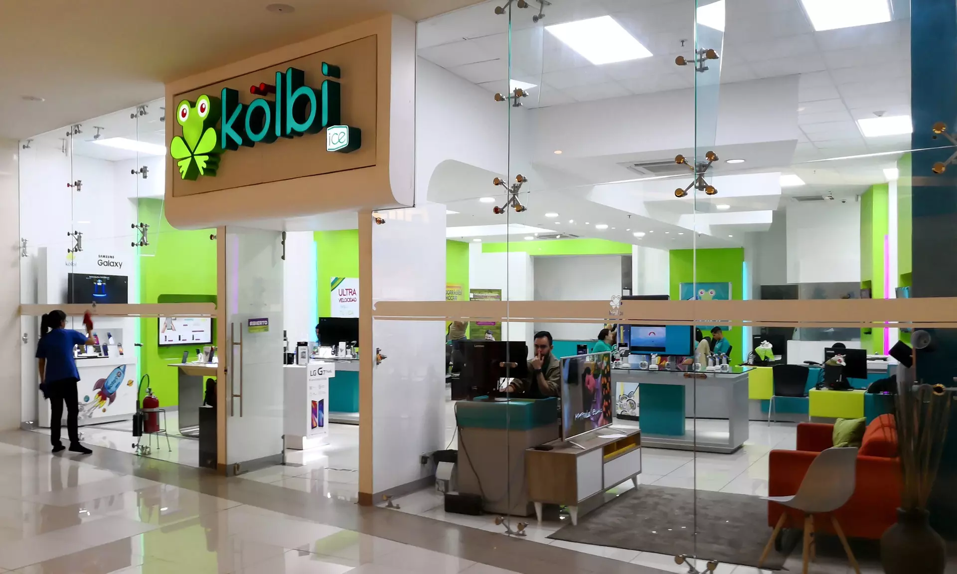 ✈ 12-Day Ultimate Costa Rica RoadTrip w/ Air, Hotel & Car from Worldee