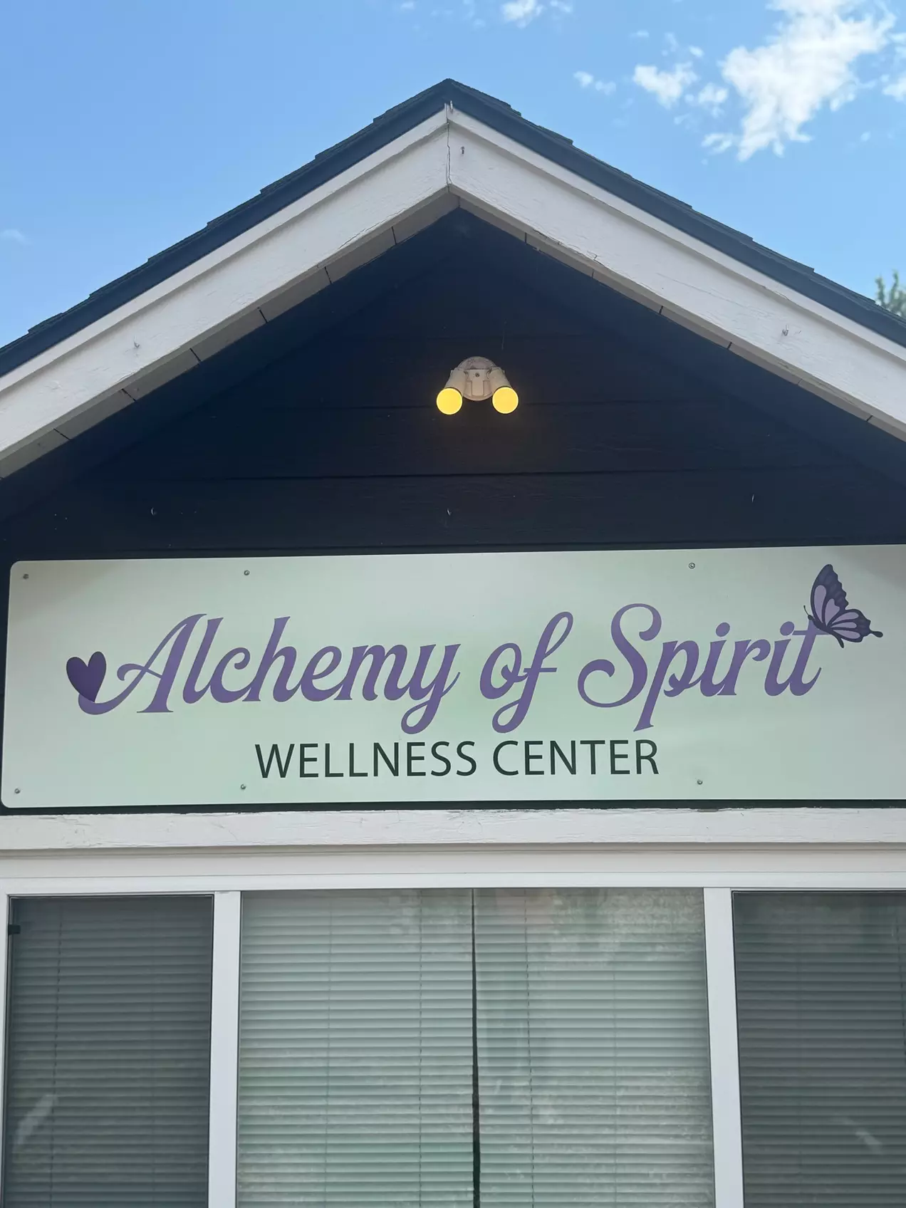 Therapeutic, Lymphatic or Prenatal Massage Treatments at Om Therapy