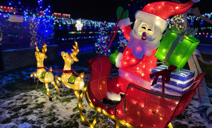 Image 1: Zoo Lights Holiday Wonderland at Zootah