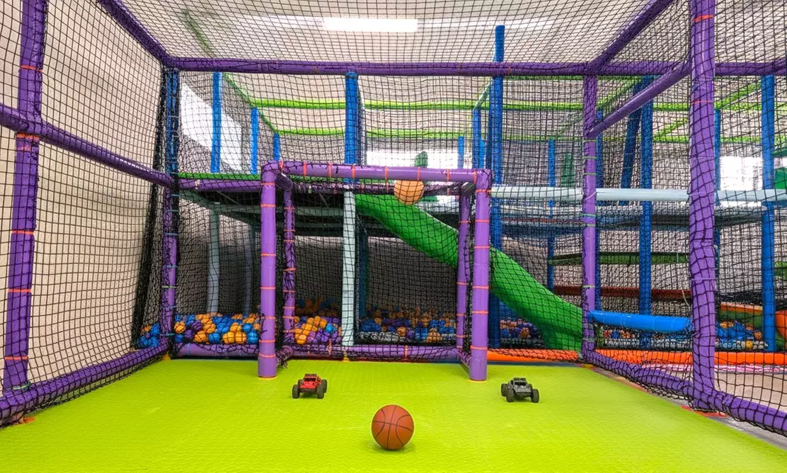 Acceso libre al parque de bolas para 2 o 4 niños con vigilancia