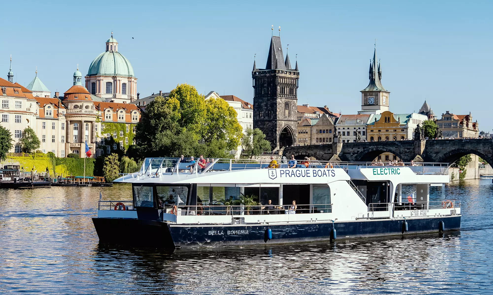 Hop-on-Hop-off-Bustour Prag, opt. mit Bootstour