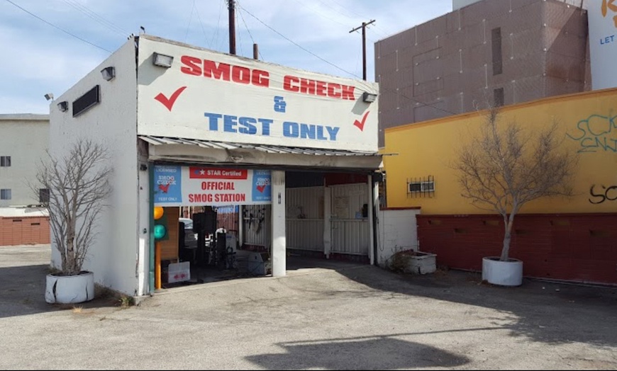 Image 3: Up to 35% Off on 10-Minute STAR Certified Smog Tests