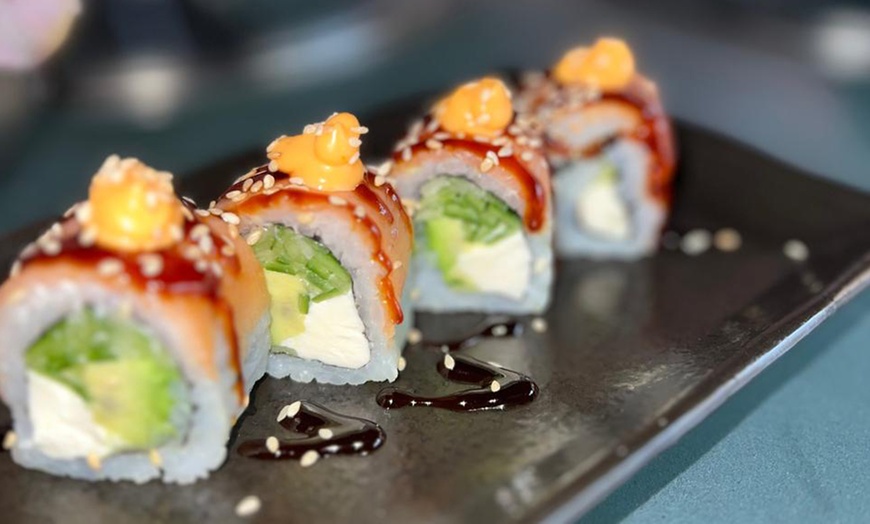 Image 7: 32, 24 or 40 Pieces Sushi (Tempura, California, Dynamite and More) 