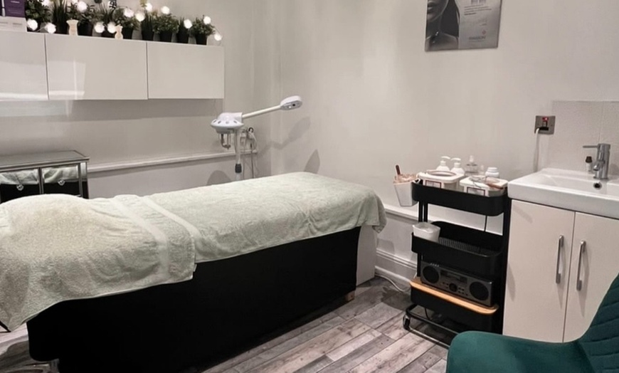 Image 2: Up to 75% Off on choice of facial at Isa luxury clinic