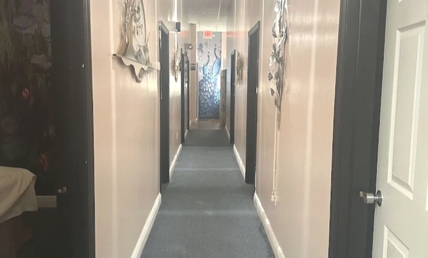 Image 7: 75 Min Massages for 1 or 2 w/Optional Hot Stones and Robes  