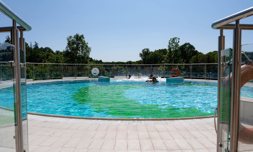 Image 9: Relaks i atrakcje dla każdego: baseny, zjeżdżalnie i park wyzwań