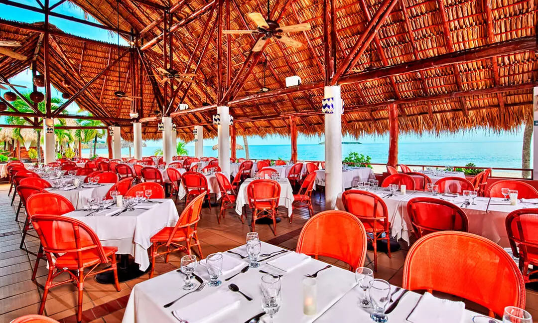 ✈ 5-Night Part All-Inclusive Panama Vacation with Air –Travel by Jen