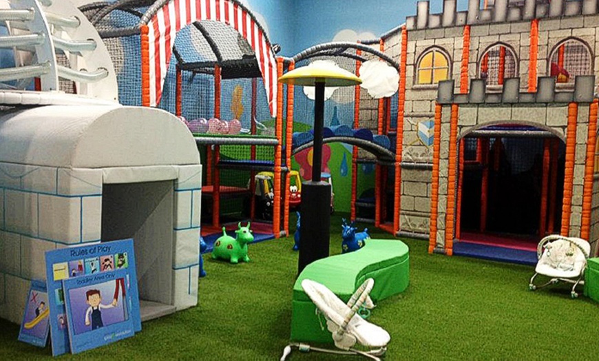 Image 3: Soft Play With Food and Drink