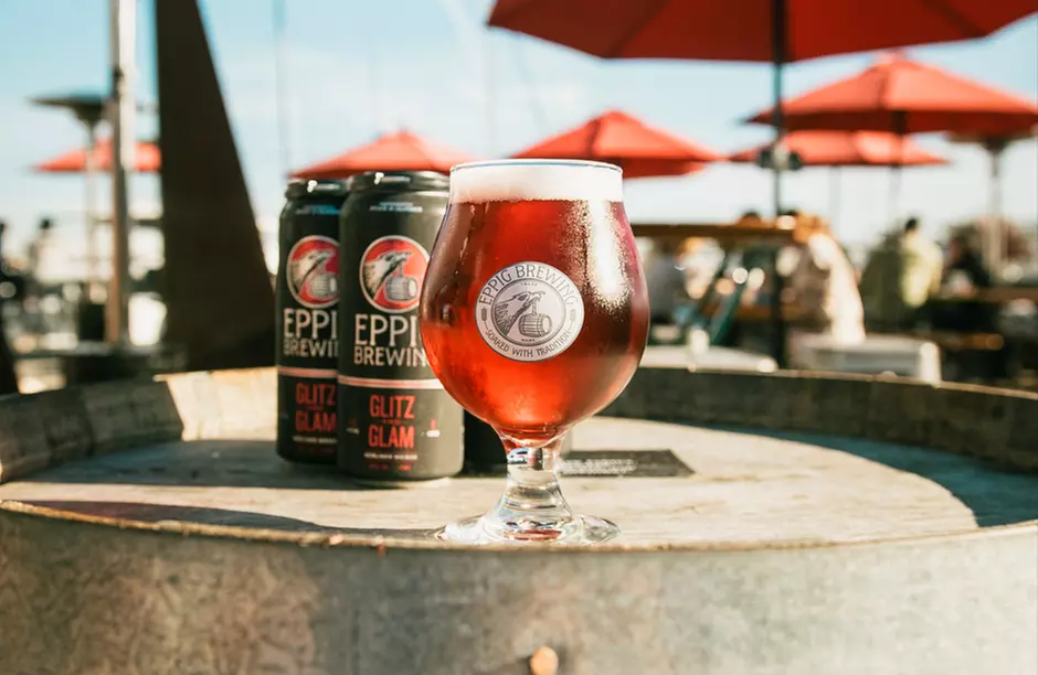 Fore and Pour: One/Two-Hours of Golf Simulator with Pitcher of Beer