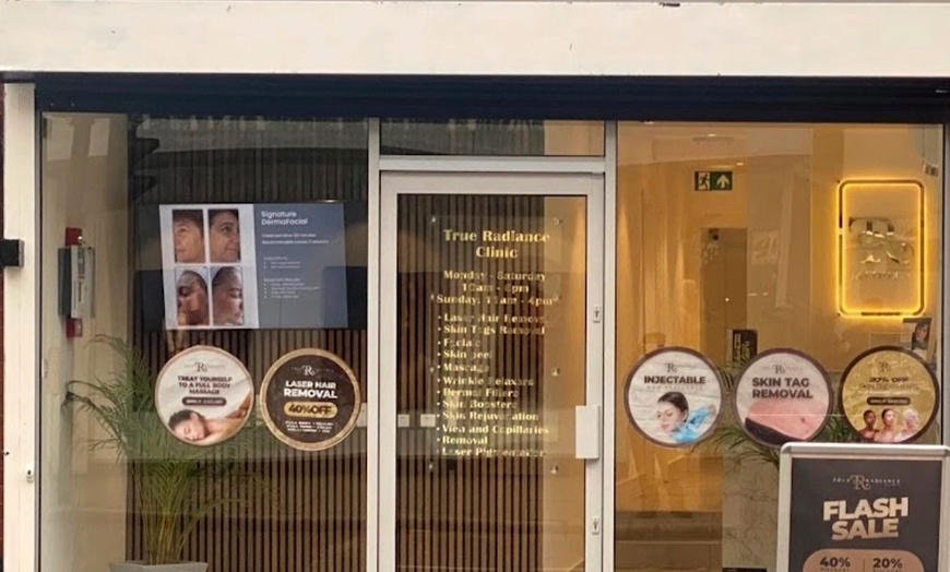 Image 2: Hydra Facial, Lumi Eyes, or Lumi Pro for a Radiant Glow!