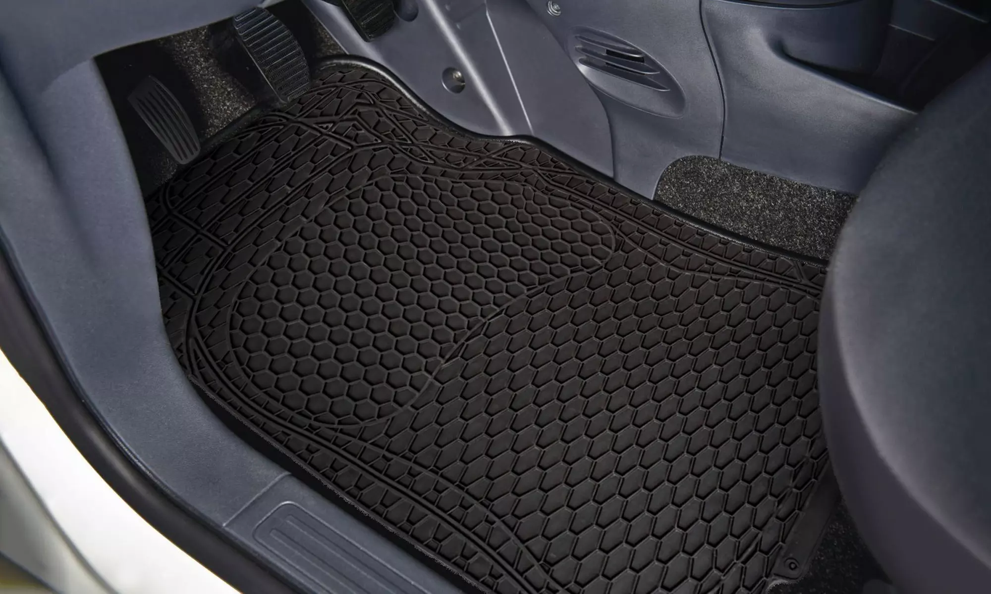 Lot de 4 tapis de voiture "Xone Albatros" en PVC avant et arrière avec texture nid d'abeille - Primary Image