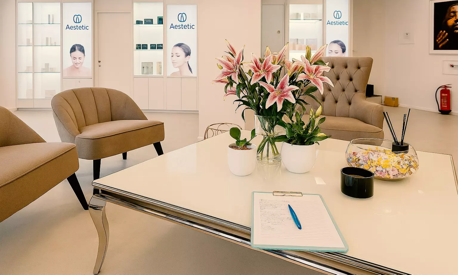 Soin du visage au choix hydratant, anti-âge, coup d'éclat ou peeling