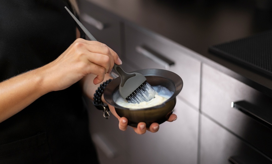 Image 7: Sesión de peluquería con lavado, corte, secado y opción a extras