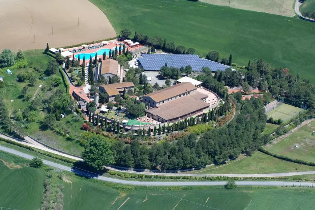 Val di Cecina: camera Standard con colazione o mezza pensione e Spa