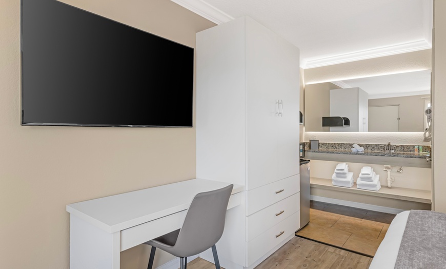 Image 9: Family-Friendly Hotel Near Amusement Parks in Orlando w/Various Room